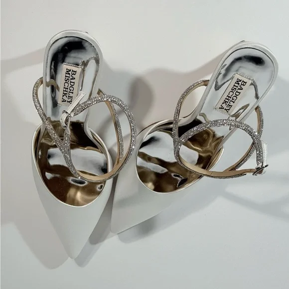 Badgley Mischka Silver and Cream Heels - Picture 2 of 7